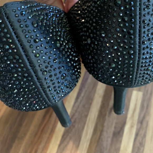 Black Rhinestone Jewel Bagdley Mischka Heels - Picture 10 of 15